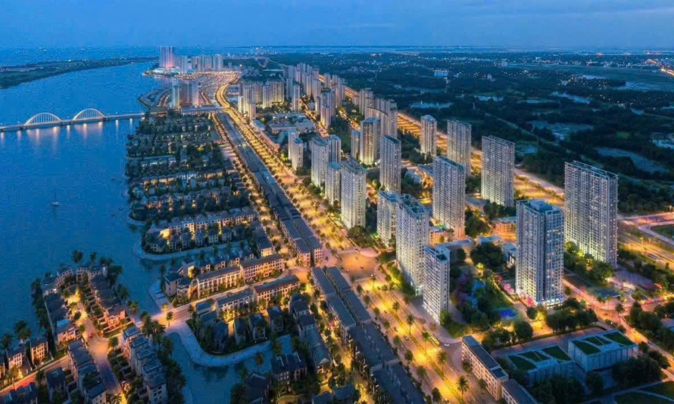Toàn cảnh khu đô thị Vinhomes Green Paradise Cần Giờ về đêm với các tòa căn hộ và biệt thự ven sông